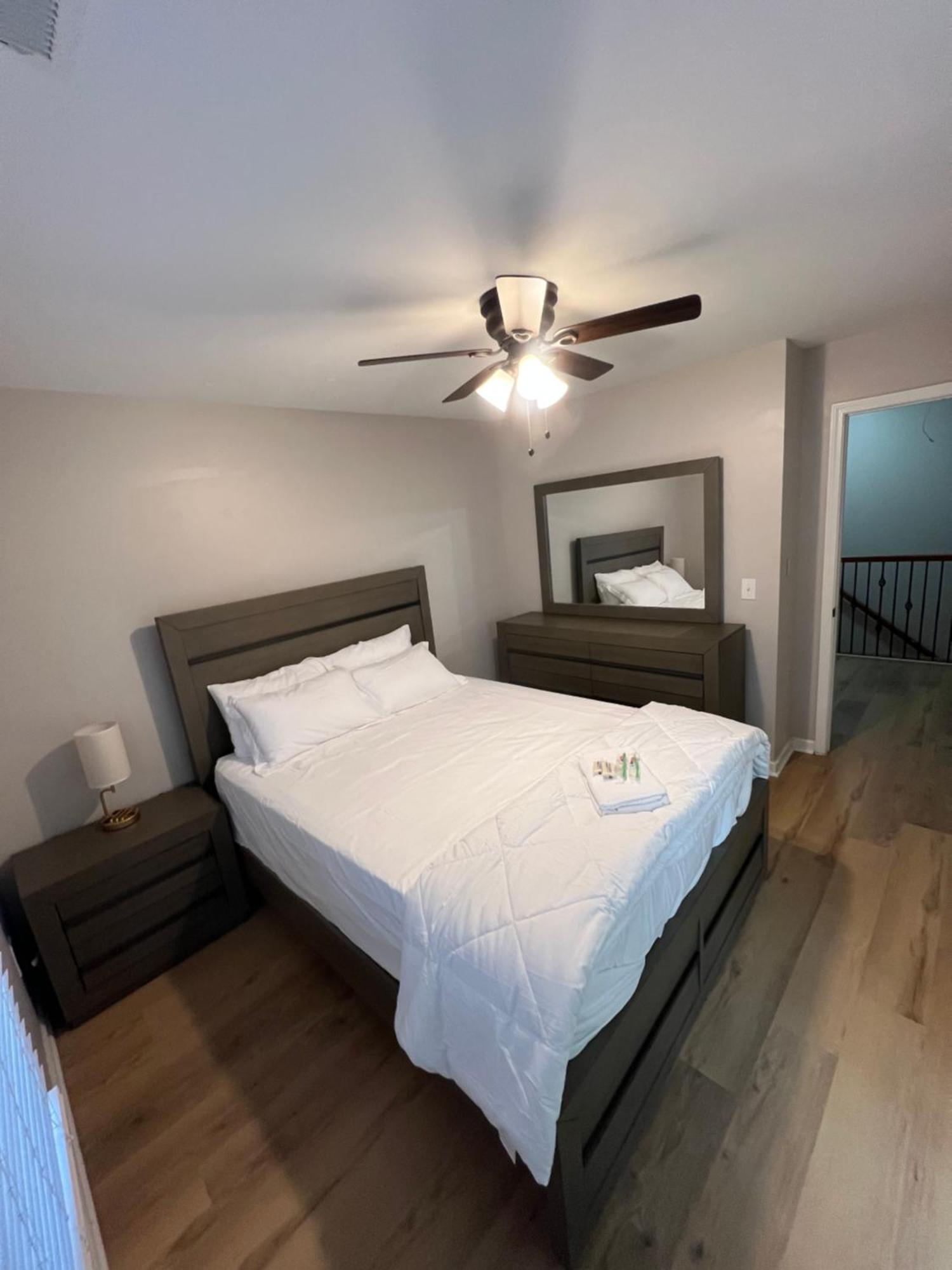 Spacious Gorgeous 3bd With Large Deck Close To Everything Casa vacanze
